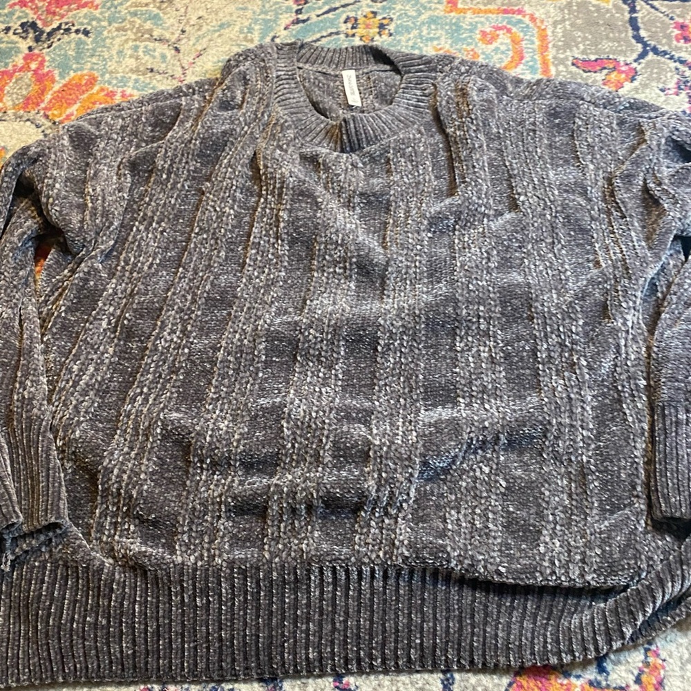 Zenana Outfitters sweater